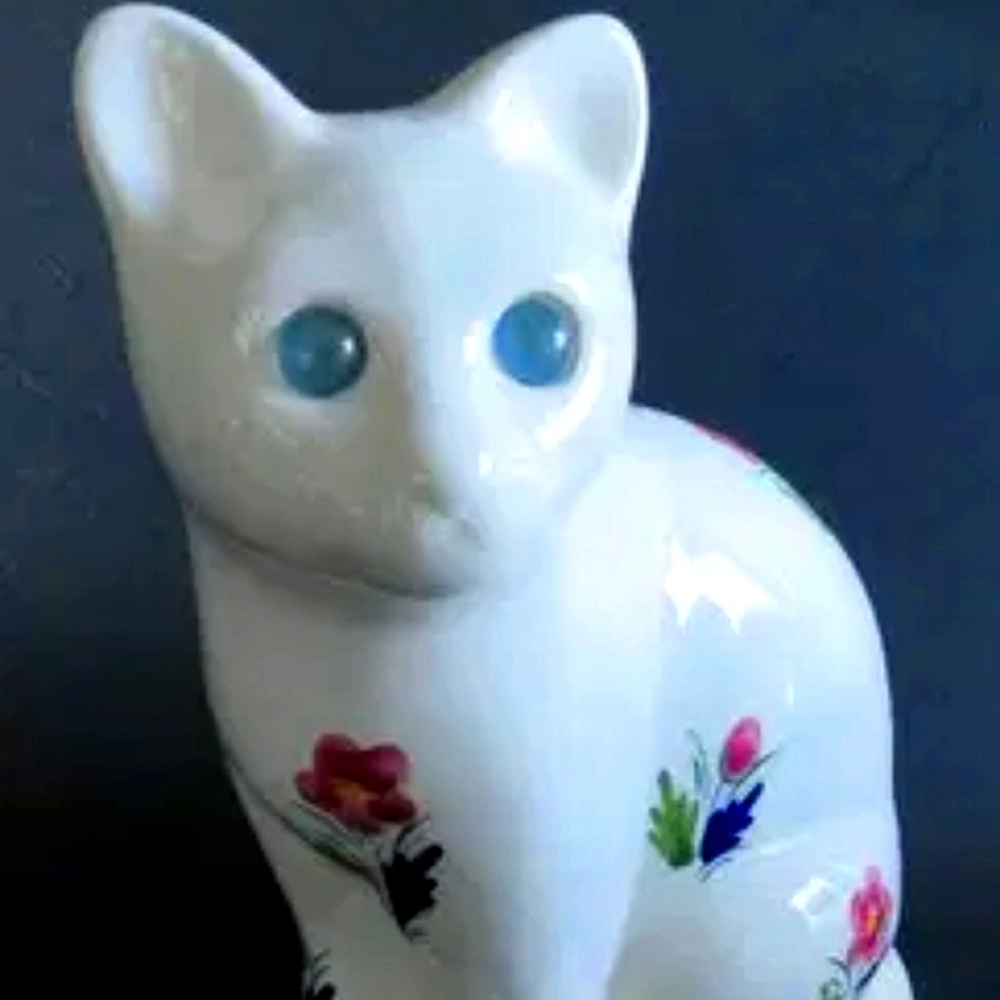 Antique Large porcelain cat with blue glass eyes signed original ELPA Alcobaca